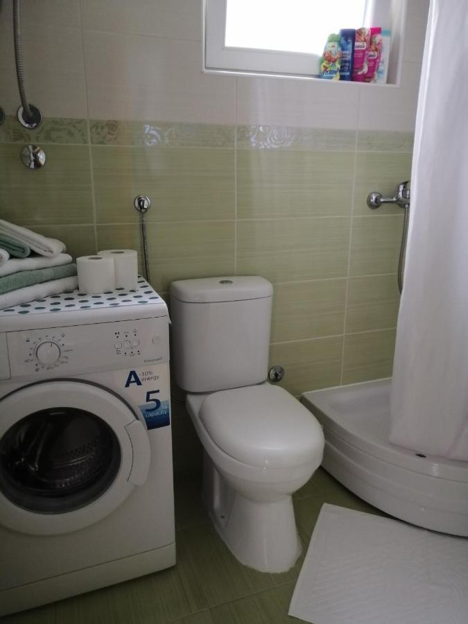 Airport Apartment T&T Surcin Екстер'єр фото